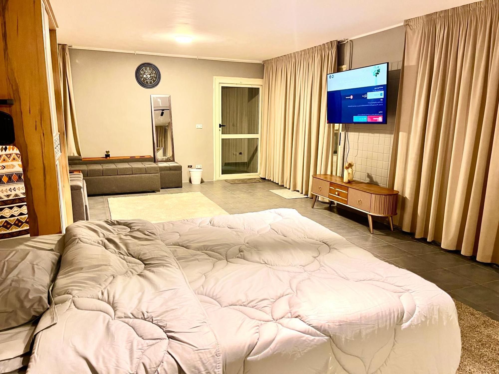 Cozy Studio W.private Heated Swimming Pool In New * Cairo